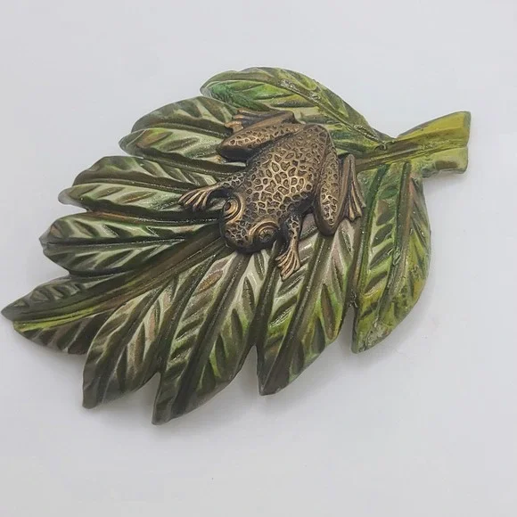 Vintage Celluloid Frog Brooch Leaf